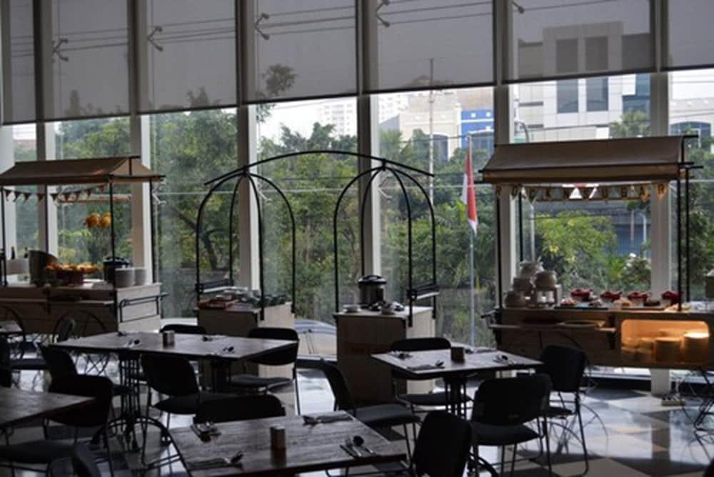 Luminor Hotel Jemursari By Wh With The Best Breakfast In Town And Located Near Surabaya Industrial Estate Rungkut Sier Екстер'єр фото